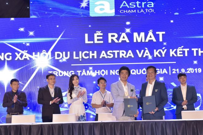Lễ ký kết đầu tư và ra mắt Dự án Mạng xã hội Astra hôm 21/9 tại SVĐ Mỹ Đình, Hà Nội.