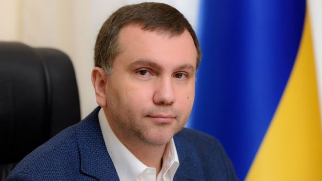 Судді Вовку вручили повістку до суду. Він її викинув