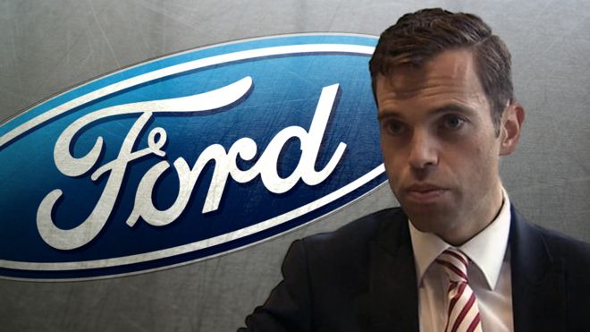 Кен Скейтс и логотип Ford