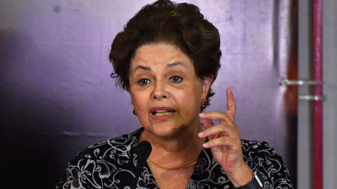 Бывший президент Бразилии Дилма Руссефф выступает во время предвыборной кампании в январе