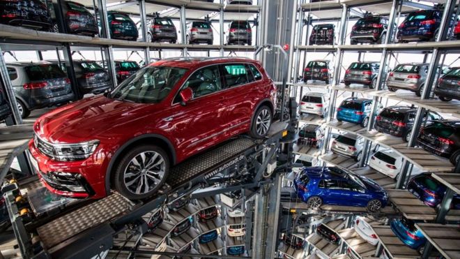 Автомобили VW на немецком заводе