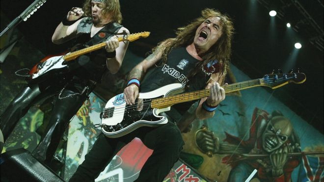 Banda inglesa Iron Maiden en concierto