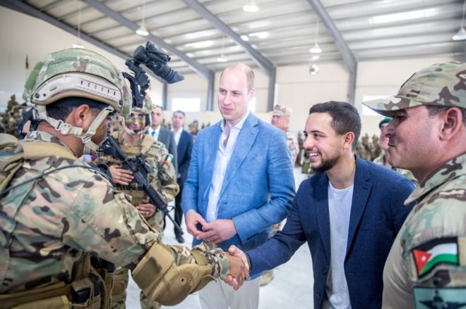 Принц Уильям и наследный принц Хуссейн посещают базу Иорданской армии (Сил быстрого реагирования) в Аджлоуне, Иордания