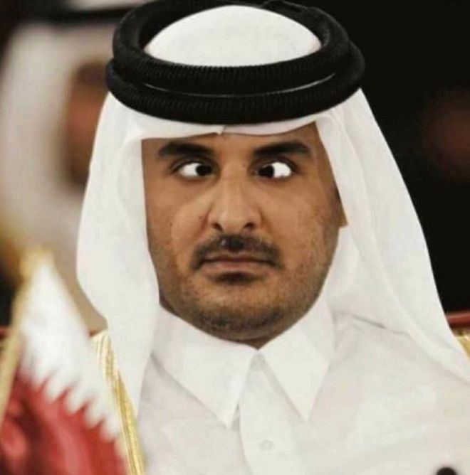 Doctored, изображенный эмиром Катара, чтобы заставить его выглядеть косоглазым, который был распространен ботами Twitterа