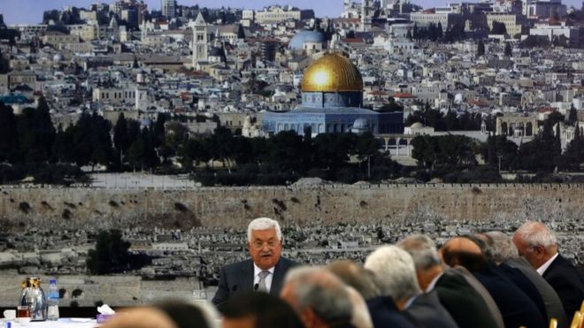 الرئيس الفلسطيني محمود عباس يلقي خطابا في كبار قادة السلطة الفلسطينية في رام الله