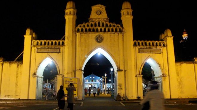 Masjid Agung Surakarta berkomitmen untuk memfasilitasi dua tradisi tarawih yang ada di masyarakat sebagai usaha mewujudkan persatuan umat Islam