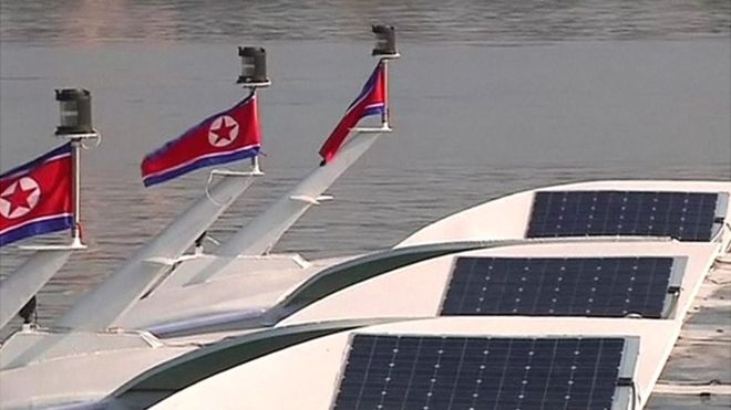 السلطات في كوريا الشمالية تبدأ تسير رحلات نهرية باستخدام عبارات تعمل بالطاقة الشمسية، حسبما ذكرت وسائل إعلام رسمية.