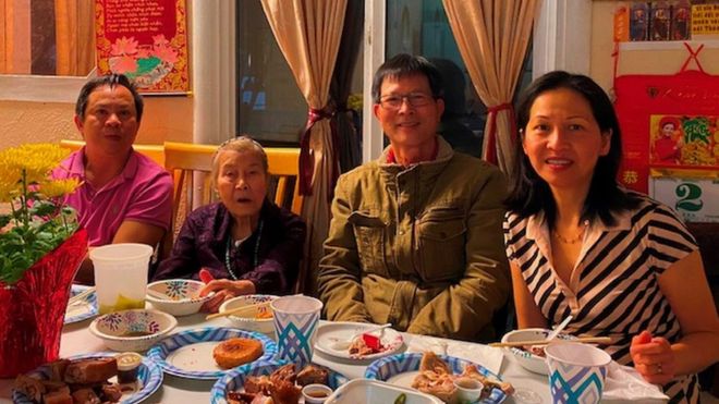 Gia đình tác giả Bùi Văn Phú tại California dịp Tết Nguyên đán 2020