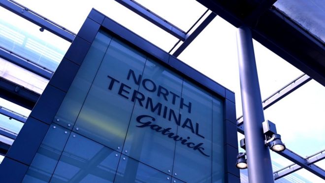 Знак северного терминала аэропорта Гатвик