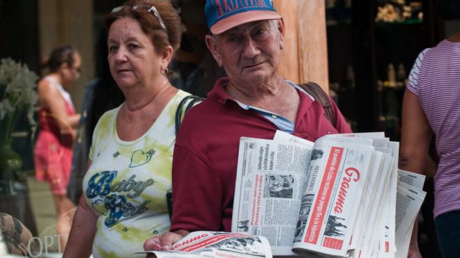 Продавец газет на Кубе