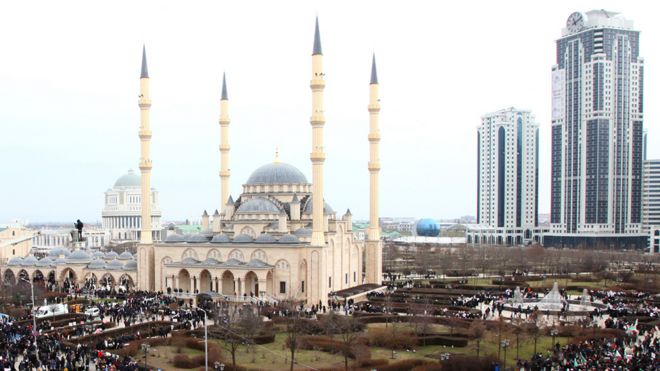 Вид на Грозный с центральной мечетью, январь 2016 г. file pic