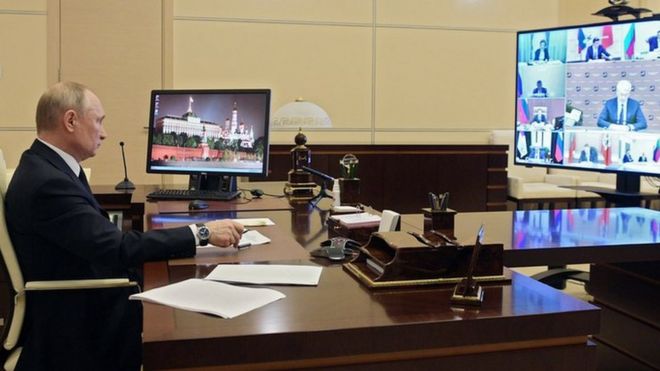 Путин во время совещания