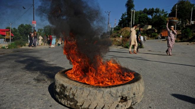 Протестующие в Кашмире
