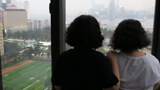 滞留香港的沙特阿拉伯姊妹Reem与Rawan