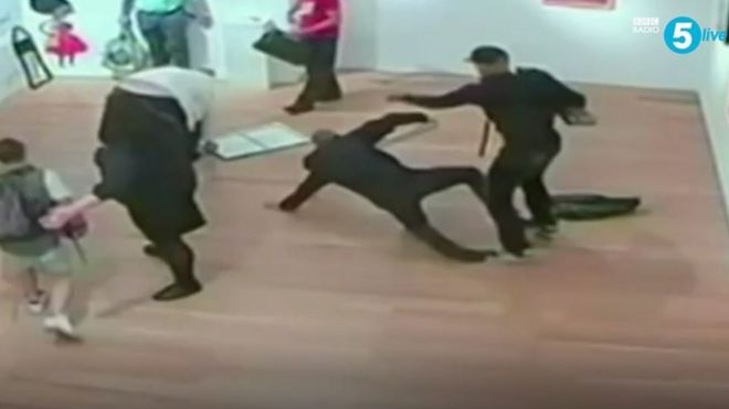 صورة لعملية سطو وهمي في المعرض الوطني في لندن عام 2015