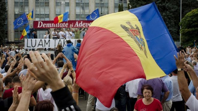 Акция протестующих в столице Молдовы Кишиневе 6 сентября 2015 года