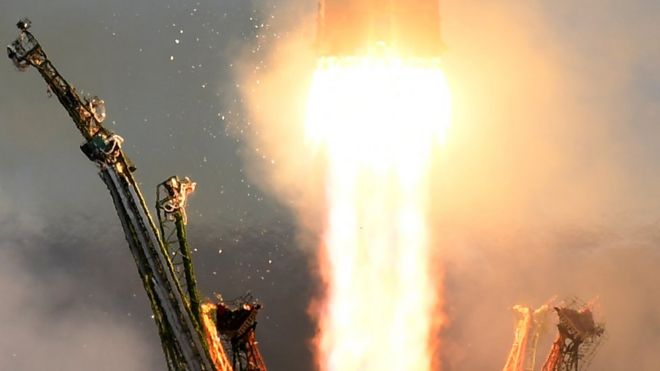 Ракета взлетает с космодрома Байконур