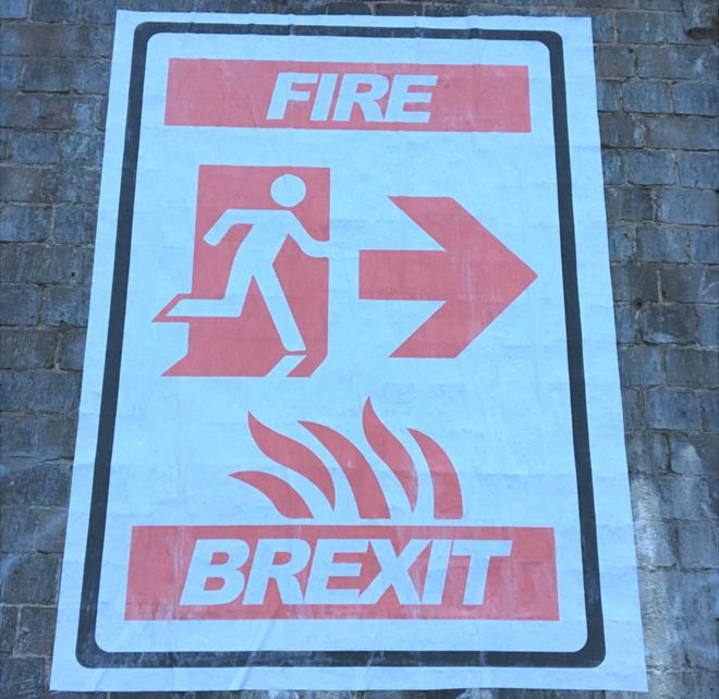 Плакат Foka Wolf Brexit в центре Бирмингема