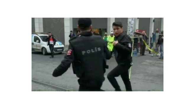 Polisi yanyarukiye ahaturikiye igisasu muri Istambul