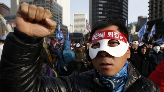 Протестующий из Южной Кореи на антиправительственном митинге в центре Сеула (05 декабря 2015 г.)