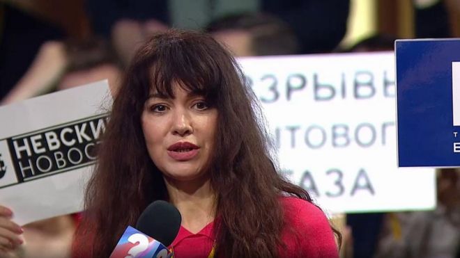 صحفية روسية تفقد وظيفتها بعد طرحها سؤالا على بوتين