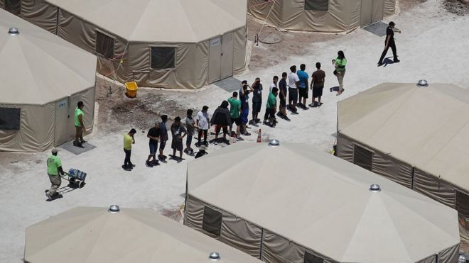 Мальчиков видели в палаточном лагере для детей-мигрантов в Техасе (FILE)