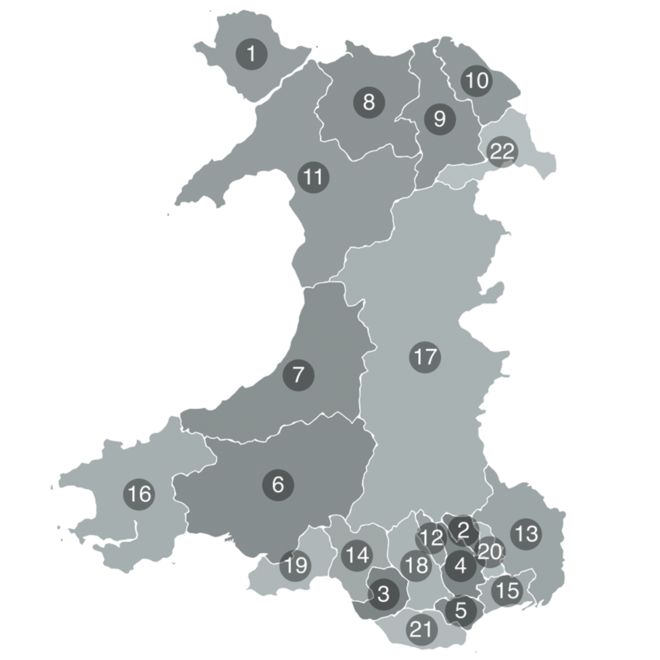 Карта Уэльса с указанием 22 советов графств и округов