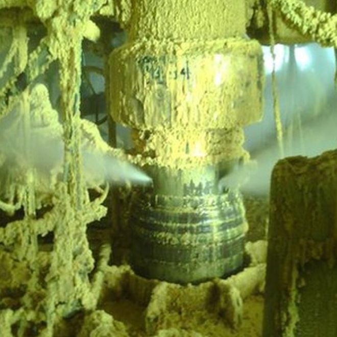 Первое изображение, показывающее утечку газа из трубы на платформе Эльгин в Северном море