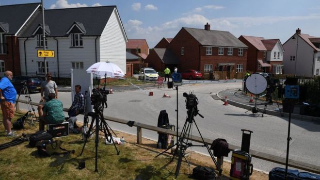 журналисты в Эймсбери