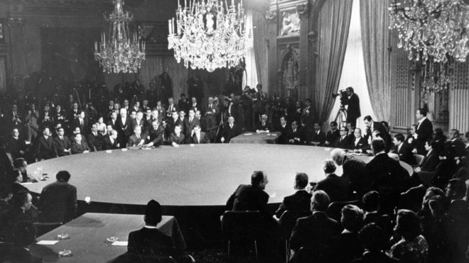 Toàn cảnh lễ ký kết Hiệp định Paris ngày 27/1/1973 tại Paris.