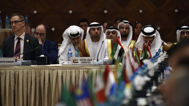 Неформальная встреча членов Организации стран-экспортеров нефти, ОПЕК, в алжирской столице Алжире, 28 сентября 2016 года