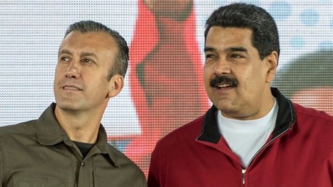 Tareck El Aissami junto a Nicolás Maduro.