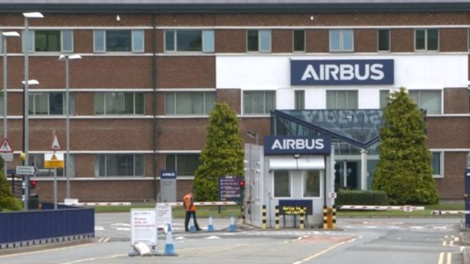 за пределами завода Airbus