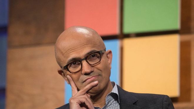 Satya Nadella es el director ejecutivo de Microsoft.