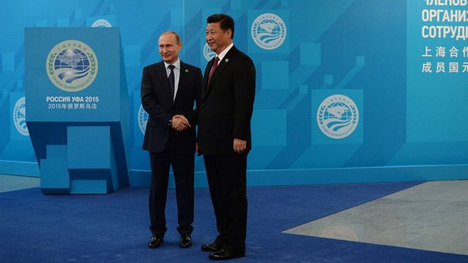 Владимир Путин и Си Цзиньпин в 2015 году