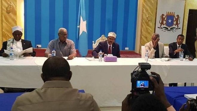 Sawir ay ka muuqdaan Madaxweynayaasha Xaaf iyo Farmaajo