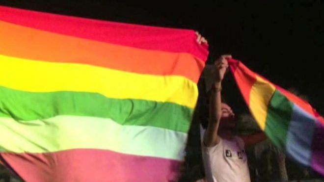 قضت محكمة مصرية بحبس مقدم البرامج محمد الغيطي، على خلفية استضافة شخص مثلي الجنس.
