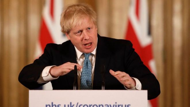 Thủ Tướng Anh Boris Johnson tại cuộc họp báo về virus corona tại số 10 Downing Street hôm 17/3