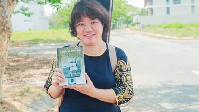 Nhà báo, nhà hoạt động xã hội Phạm Đoan Trang cũng là người phát ngôn của NXB Tự do cùng ấn phẩm Chính trị bình dân do NXB Tự do phát hành