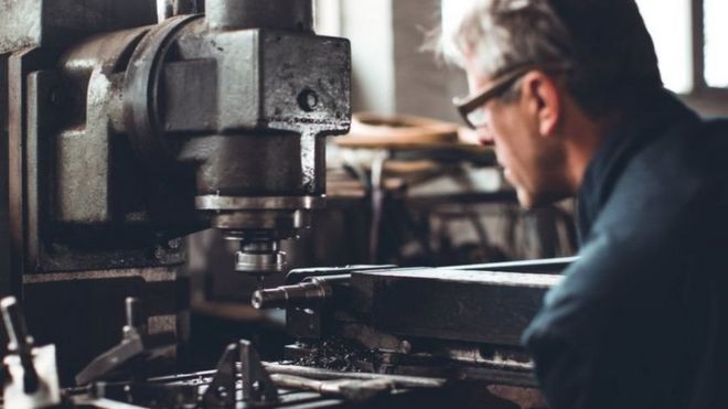 تقرير دولي يدعو إلى رفع سن التقاعد إلى 70 سنة