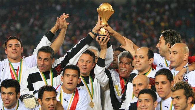 المنتخب المصري يرفع كأس أفريقيا عام 2006