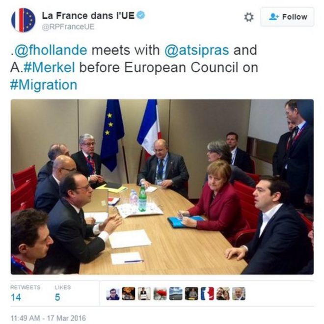 Скриншот твита от @RPFranceUE, показывающий фото Меркель, Олланда, Ципраса