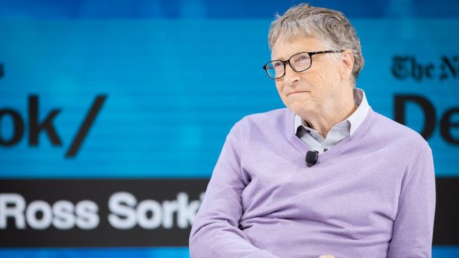 Билл Гейтс, сопредседатель Фонда Билла ^ Мелинды Гейтс, выступает на сцене в New York Times Dealbook 2019