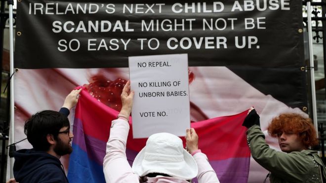 Участники ирландского референдума по абортам