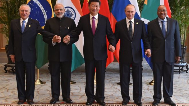 Os respectivos representantes do BRICs: Michel Temer (Brasil), Narenda Modi (Índia), Xi Jinping (China), Vladimir Putin (Rússia) e Jacob Zuma (África do Sul)