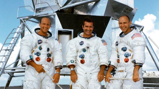 Экипаж "Аполлона-12" шел по стопам уже вошедших в историю первопроходцев из миссии "Аполлон-11"