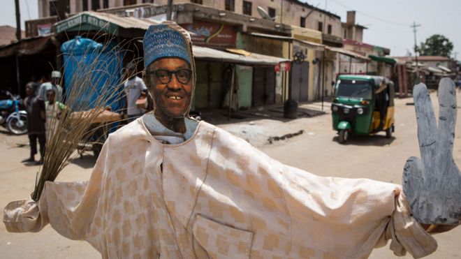 Временная фигура Мухаммаду Бухари во время выборов в Нигерии в 2015 году