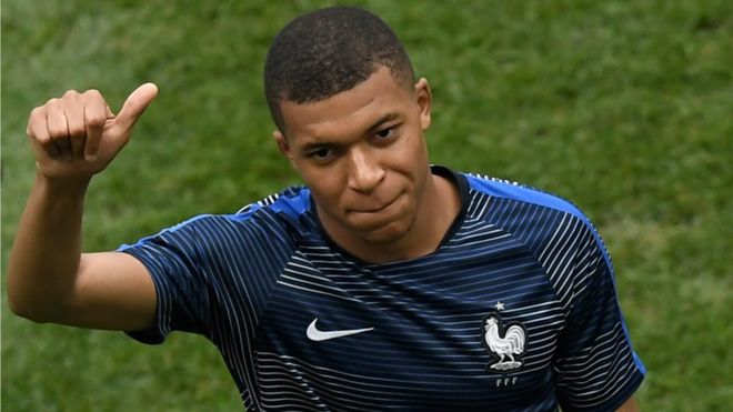 Mbappe aliibuka mchezaji bora chipukizi kwenye michuano ya kombe la dunia na kuisaidia Ufaransa kutwaa taji hilo