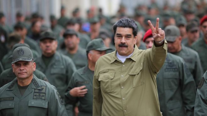 Maduro con tropas.