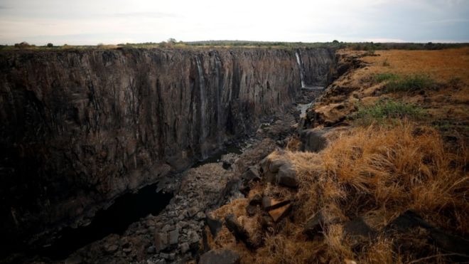 Imagen de una zona seca de las cataratas Victoria.